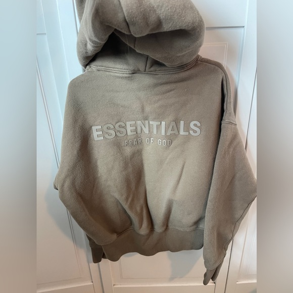 ESSENTIALS FOG KIDS SIZE XS (4T) - Picture 1 of 5